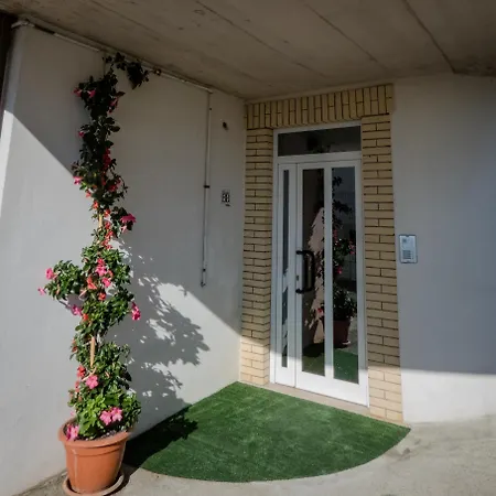 Le Luci Al Primo Piano Interno 1 *