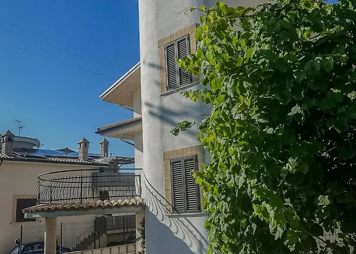 Le Luci Al Primo Piano Interno 1 *